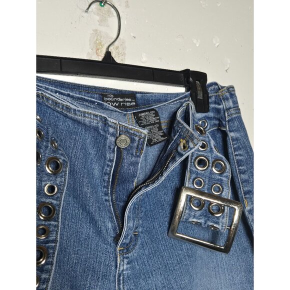 No Boundaries Juniors Low Rise Denim Blue Jeans Size 13 Eyelet Belt Y2K Punk - Picture 5 of 12
